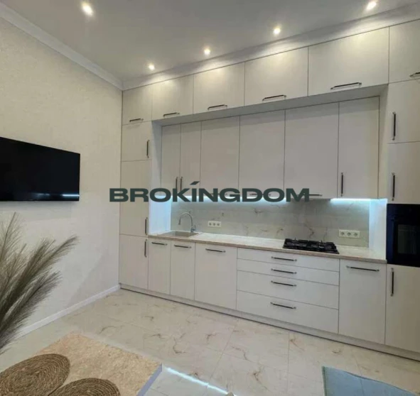 Foto 1. Tres Ambientes piso, en venta. Kyiv Голосіївський