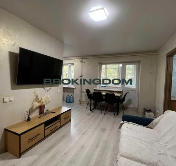 Foto 1. Dos Ambientes piso, en venta. Kyiv Shevchenkivskyi