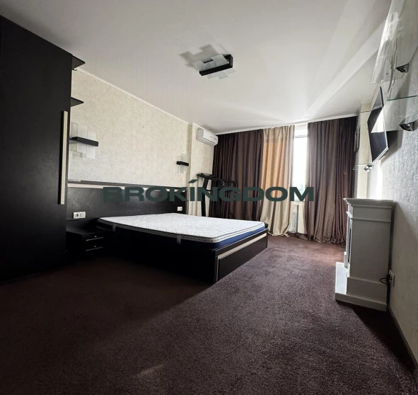 Foto 1. Dos Ambientes piso, en venta. Kyiv Holosiivskyi