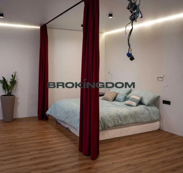 Foto 1. Dos Ambientes piso, en venta. Kyiv Solomianskyi