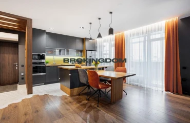 Фото Четырехкомнатная квартира, продажа. Киев Подільський