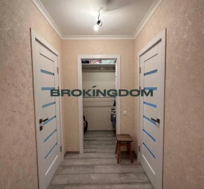 Foto 2. Dos Ambientes piso, en venta. Kyiv Desnianskyi