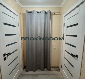 Foto 4. Dos Ambientes piso, en venta. Kyiv Desnianskyi