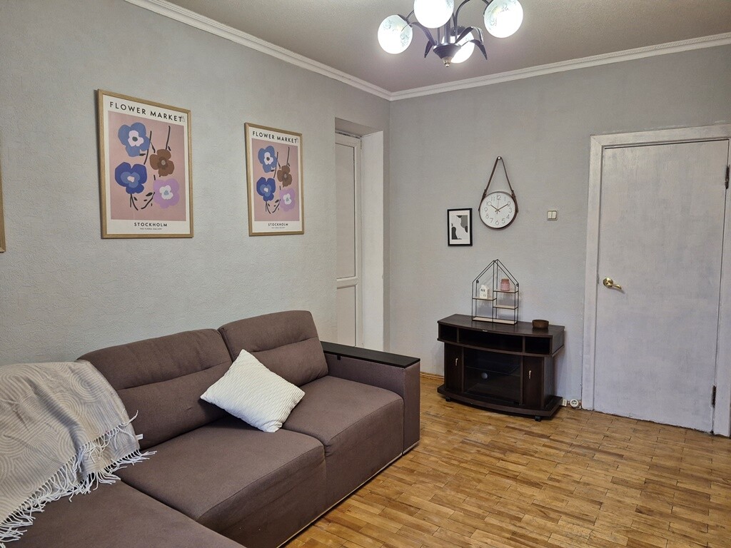 Foto Tres Ambientes piso, para alquilar. Kyiv Дарницкий район, Pozniaky