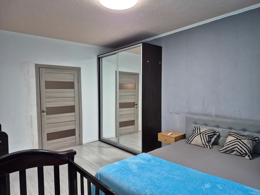 Foto Tres Ambientes piso, para alquilar. Kyiv Дарницкий район, Pozniaky