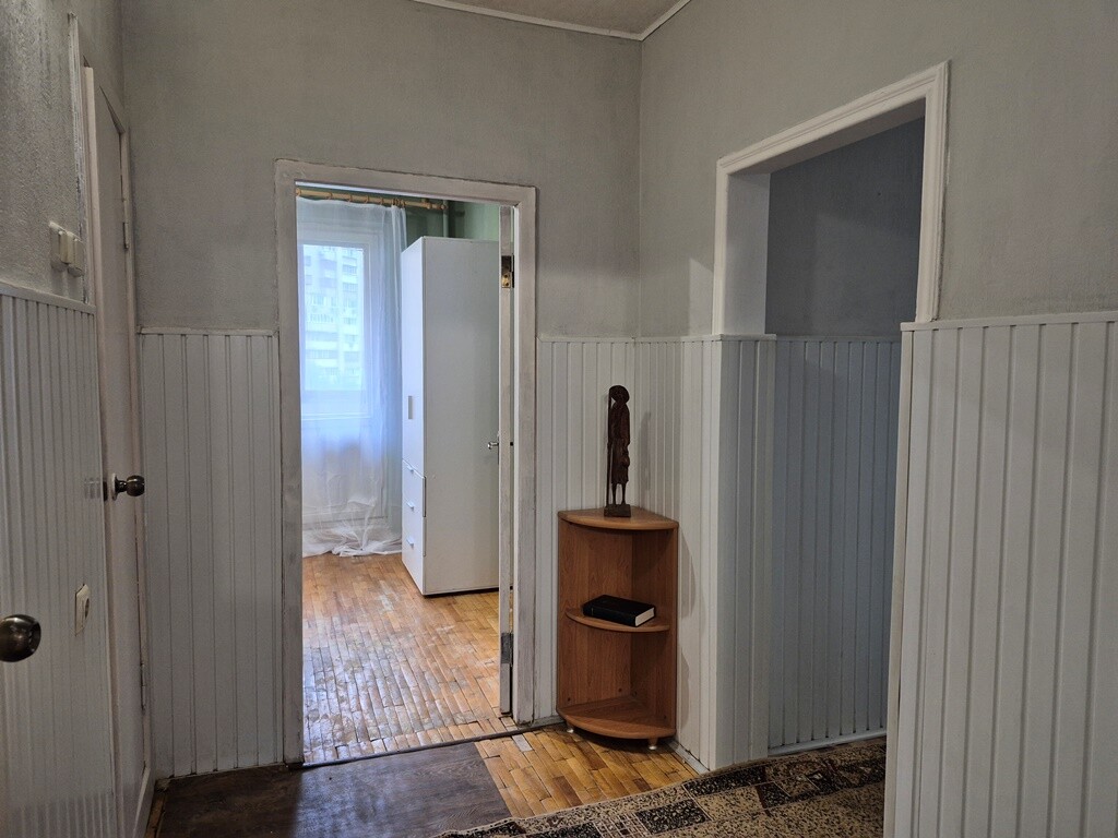 Foto Tres Ambientes piso, para alquilar. Kyiv Дарницкий район, Pozniaky