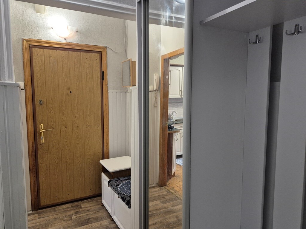 Foto Tres Ambientes piso, para alquilar. Kyiv Дарницкий район, Pozniaky