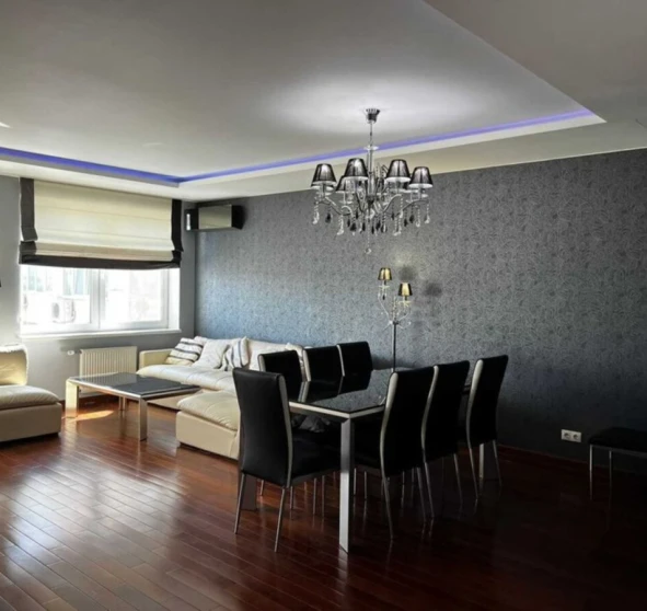 Фото 1. Четырехкомнатная квартира, продаж. Київ Соломенский