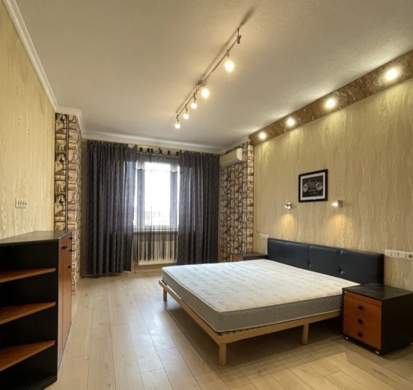 Фото 1. Однокомнатная квартира, аренда. Киев Днепровский район, Черниговская