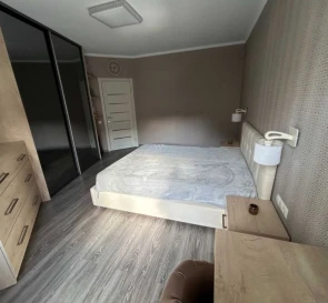 Фото 3. Трикімнатна квартира, продаж. Петрівське