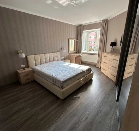 Фото 1. Трикімнатна квартира, продаж. Петрівське