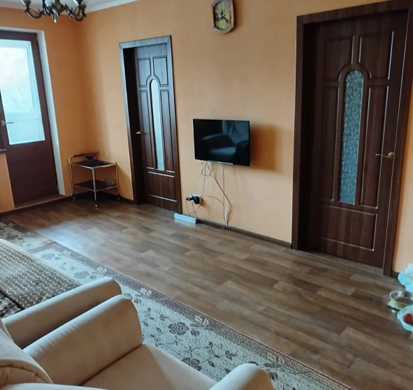 Фото 1. Трехкомнатная квартира, аренда. Полтава Киевский