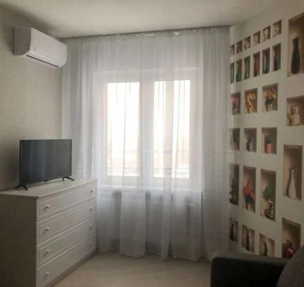 Фото 1. Однокімнатна квартира, продаж. Київ Голосеевский, Іподром