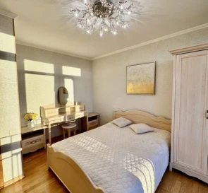 Фото 2. Трикімнатна квартира, продаж. Київ Голосеевский