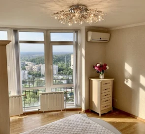 Фото 4. Трикімнатна квартира, продаж. Київ Голосеевский