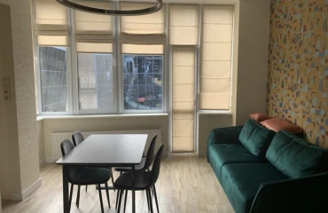 Zdjęcie Trzypokojowe mieszkanie, na sprzedaż. Kyiv Печерский