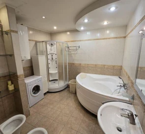 Zdjęcie 2. Trzypokojowe mieszkanie, do wynajęcia. Kyiv Дарницкий район, Pozniaky