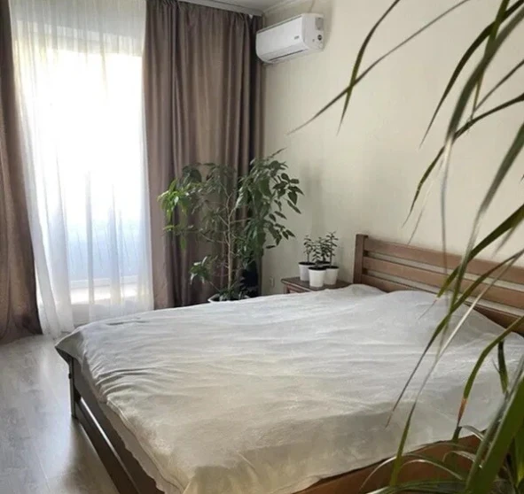 Фото 1. Однокомнатная квартира, продажа. Киев Деснянский район, Лесная