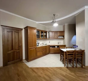Foto 3. Tres Ambientes piso, en venta. Kyiv Pecherskyi