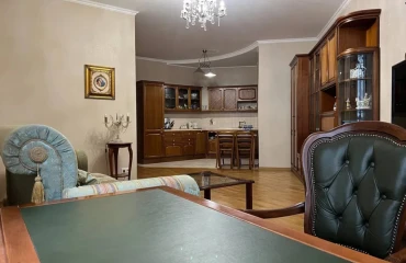 Zdjęcie Trzypokojowe mieszkanie, na sprzedaż. Kyiv Pecherskyi