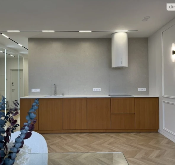 Foto 1. Tres Ambientes piso, en venta. Kyiv Podilskyi