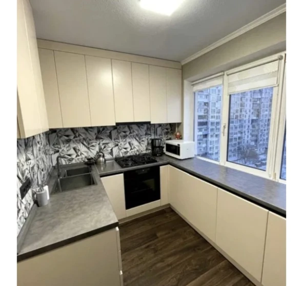 Foto 1. Tres Ambientes piso, en venta. Kyiv Obolonskyi, Obolon