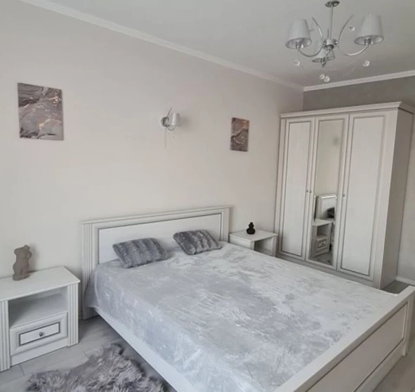 Foto 1. Monoambiente piso, en venta. Kyiv Holosiivskyi