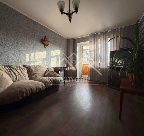 Photo 1. Three-Room flat, to rent. Kryvyi Rih Tsentralno-Miskyi