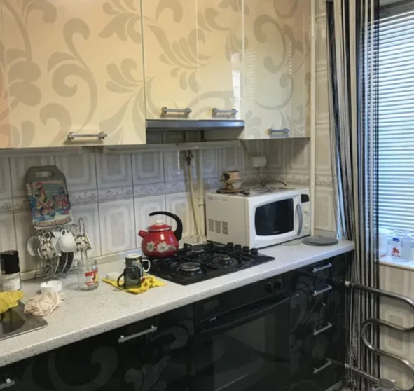 Foto 1. Tres Ambientes piso, en venta. Kyiv Solomianskyi, Beresteiska