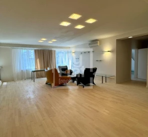 Foto 2. Tres Ambientes piso, en venta. Kyiv Shevchenkivskyi