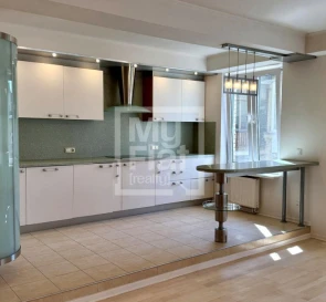 Foto 3. Tres Ambientes piso, en venta. Kyiv Shevchenkivskyi