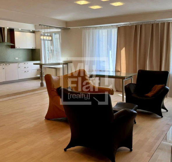 Foto 1. Tres Ambientes piso, en venta. Kyiv Shevchenkivskyi