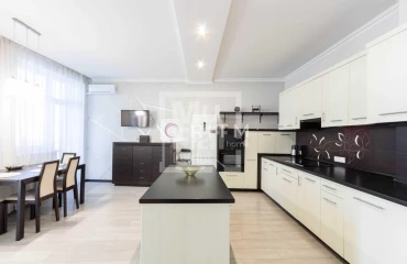 Фото Трехкомнатная квартира, продажа. Киев Шевченковский