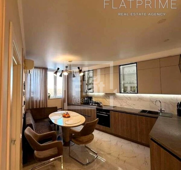 Фото 1. Трехкомнатная квартира, продажа. Киев Шевченковский