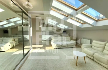 Фото Трикімнатна квартира, оренда. Київ Шевченківський