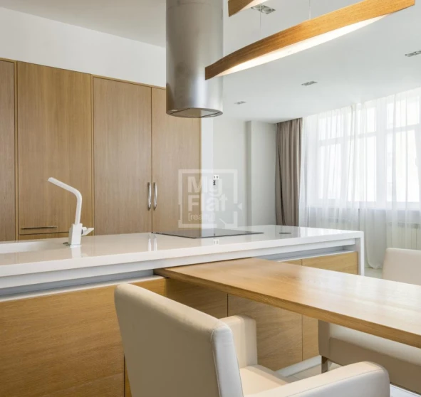 Фото 1. Трехкомнатная квартира, продажа. Киев Днепровский