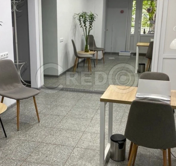 Foto 1. Comercial, en venta. Kryvyi Rih Saksahanskyi