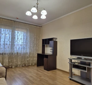 Foto 2. Monoambiente piso, para alquilar. Kyiv Darnytskyi, Pozniaky