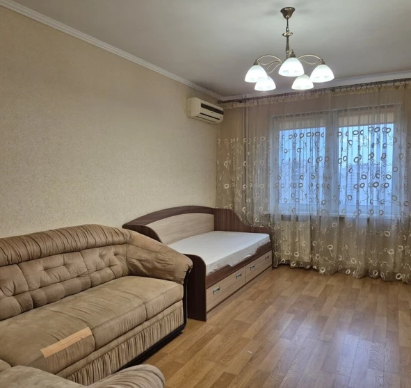 Foto 1. Monoambiente piso, para alquilar. Kyiv Darnytskyi, Pozniaky