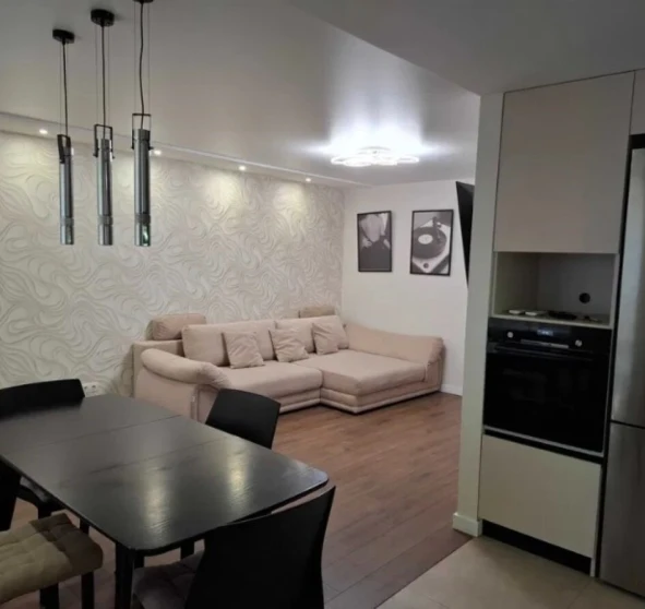 Foto 1. Tres Ambientes piso, en venta. Kyiv Dniprovskyi, Livoberezhna