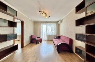 Foto Cuatro Ambientes piso, en venta. Kyiv Desnianskyi, Darnytsia