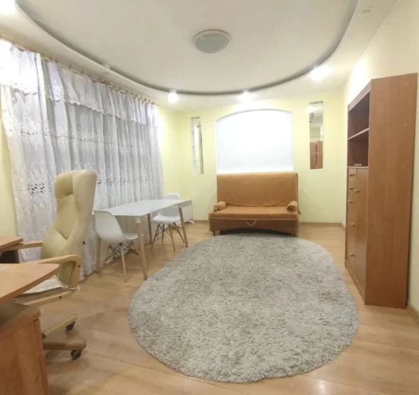 Foto 1. Dos Ambientes piso, para alquilar. Poltava