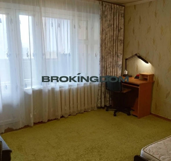 Foto 1. Tres Ambientes piso, en venta. Kyiv Holosiivskyi