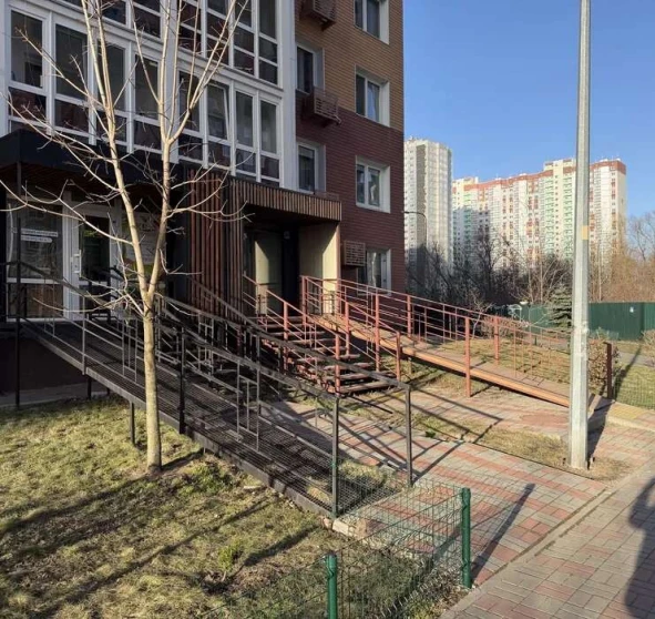 Fotografie 1. Comercială, de vânzare. Kyiv Darnytskyi, Pozniaky