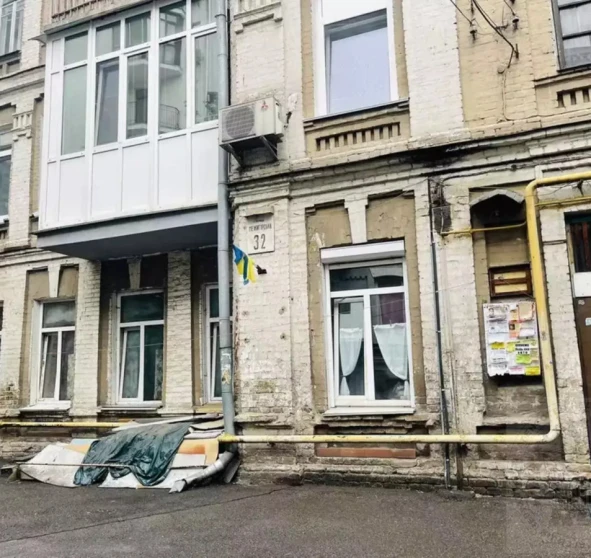 Foto 1. Dos Ambientes piso, en venta. Kyiv Podilskyi, Kontraktova ploshcha