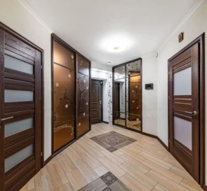 Foto 2. Tres Ambientes piso, en venta. Kyiv Holosiivskyi