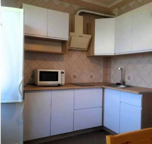 Foto 1. Tres Ambientes piso, en venta. Kyiv Darnytskyi