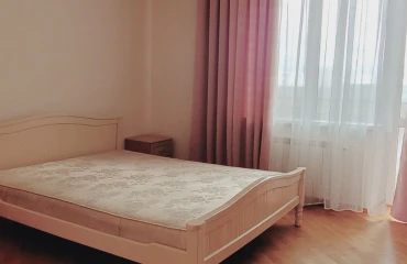 Фото Трехкомнатная квартира, аренда. Киев Дарницкий