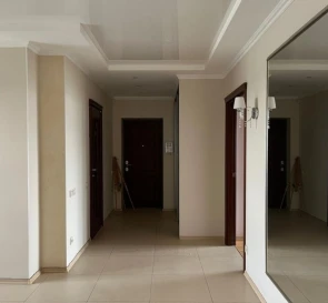 Foto 2. Cuatro Ambientes piso, en venta. Kyiv Holosiivskyi