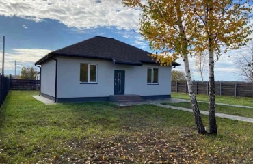 Photo House, for sale. Mykhailivka-Rubezhivka